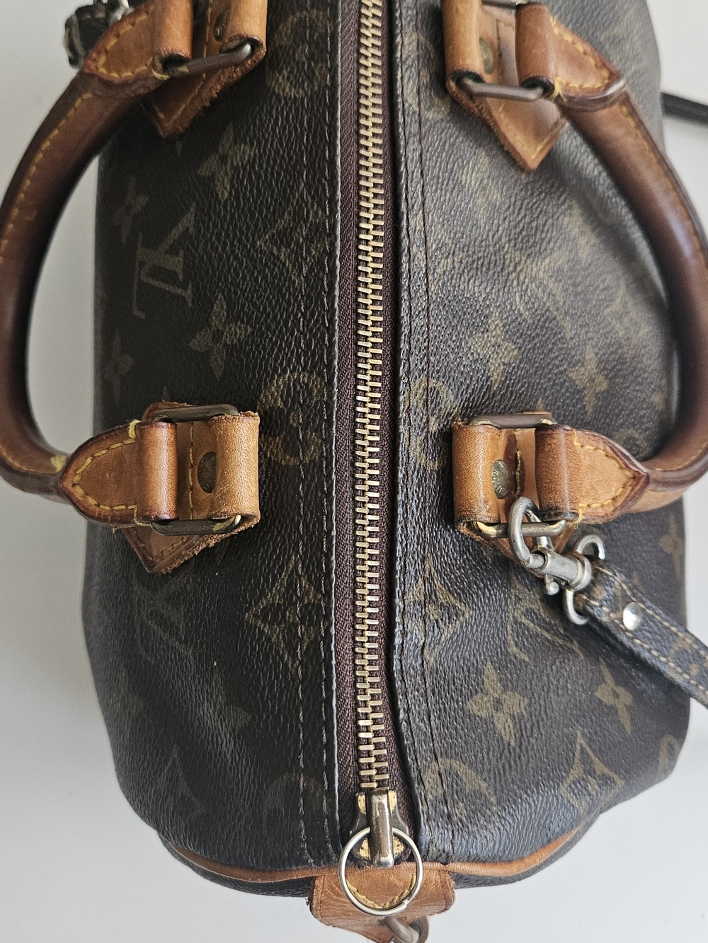 Louis Vuitton Monogram Speedy 25 Satchel in Brown - Picture 6 of 10
